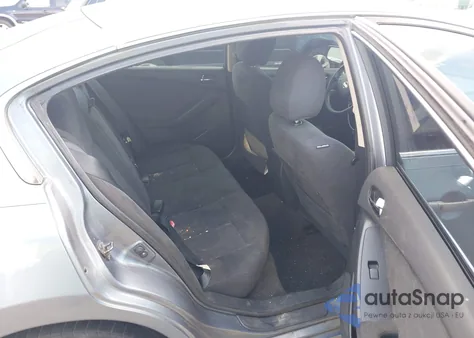 2010 Nissan Altima 2.5 S z USA, uszkodzony, nr VIN 1N4AL2AP4AN400267